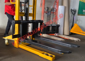 Service Hand Forklift - Material Handling